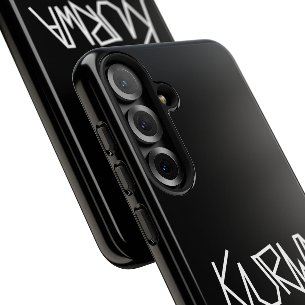 Etui na telefon - minimalistyczne czarne etui „KURWA” w stylu graffiti