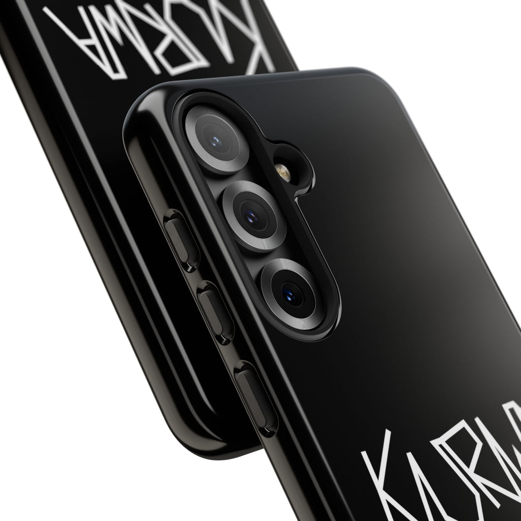 Etui na telefon - minimalistyczne czarne etui „KURWA” w stylu graffiti